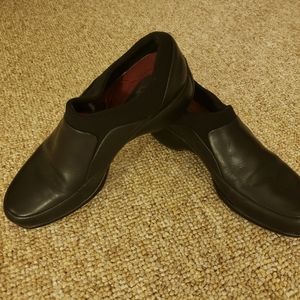 Merrell black leather loafer